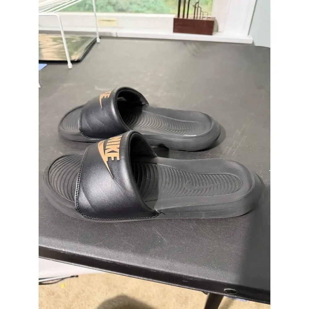 Nike Victori One Slide Mens 9 Black Metallic Gold Comfort Sandal CN9677-001